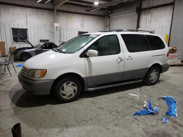 TOYOTA SIENNA LE 2002 with VIN 4T3ZF13C82U435901 - Photo from auction