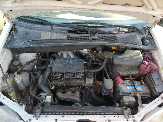 Photo 12 from auction – 2000 TOYOTA SIENNA with VIN 4T3ZF13C6YU199063