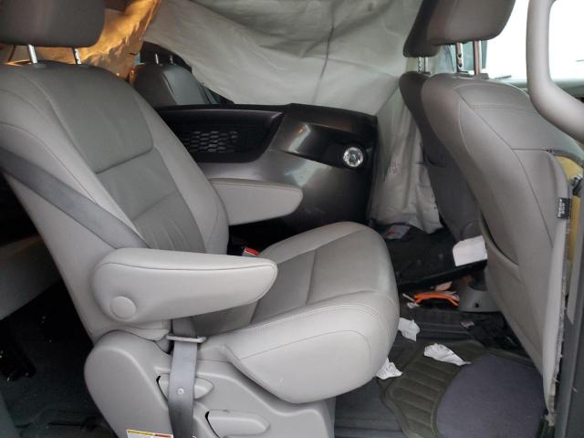 Photo 11 from auction – 2016 TOYOTA SIENNA XLE with VIN 5TDDK3DC4GS134700