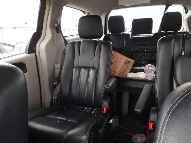 Photo 10 from auction – 2015 CHRYSLER TOWN & COU with VIN 2C4RC1BG8FR715413