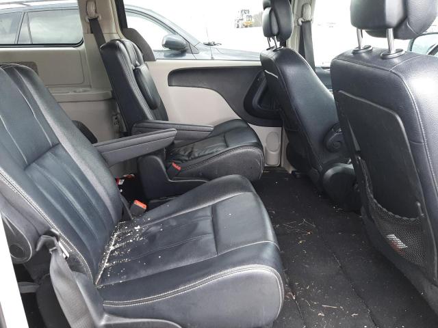 Photo 11 from auction – 2015 CHRYSLER TOWN & COU with VIN 2C4RC1BG8FR715413