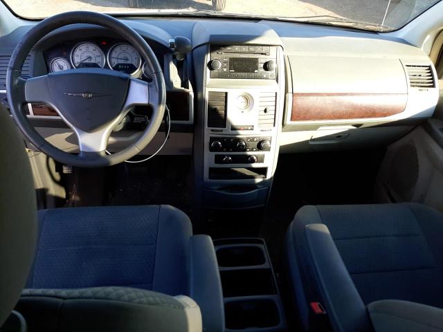 Photo 8 from auction – 2010 CHRYSLER TOWN & COU with VIN 2A4RR5D1XAR253129
