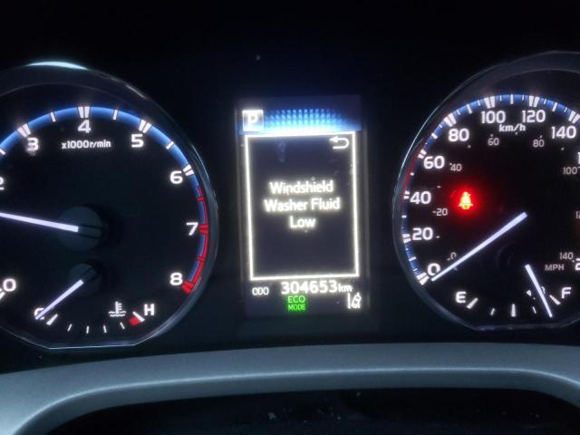 Photo 9 from auction – 2018 TOYOTA RAV4 LE with VIN 2T3BFREV5JW763810