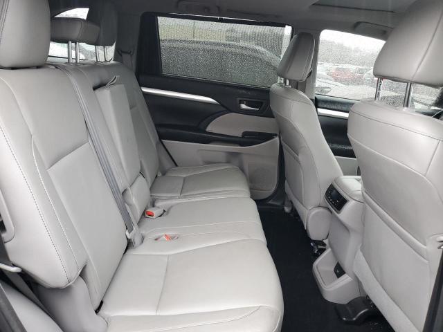 Photo 10 from auction – 2017 TOYOTA HIGHLANDER with VIN 5TDJZRFH9HS393470