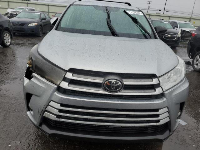 Photo 5 from auction – 2018 TOYOTA HIGHLANDER with VIN 5TDBZRFH3JS868668