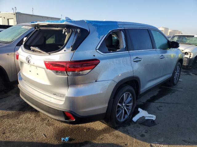 Photo 3 from auction – 2019 TOYOTA HIGHLANDER with VIN 5TDJZRFH4KS616716