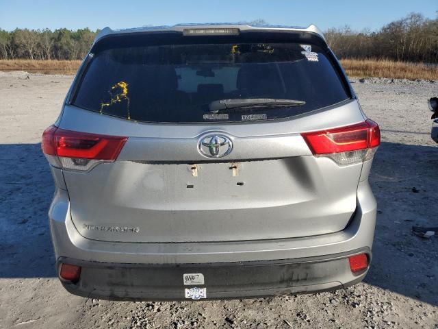 Photo 6 from auction – 2018 TOYOTA HIGHLANDER with VIN 5TDZARFH8JS033025