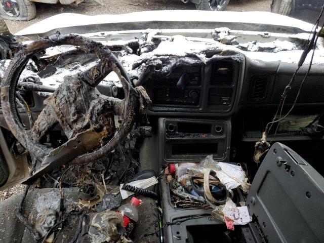 Photo 8 from auction – 2004 CHEVROLET SILVERADO with VIN 2GCEK19T541279300