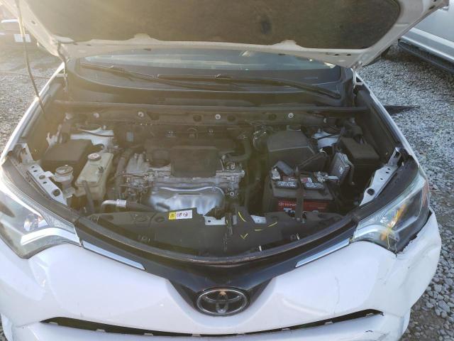 Photo 11 from auction – 2017 TOYOTA RAV4 LE with VIN JTMZFREV0HJ107666
