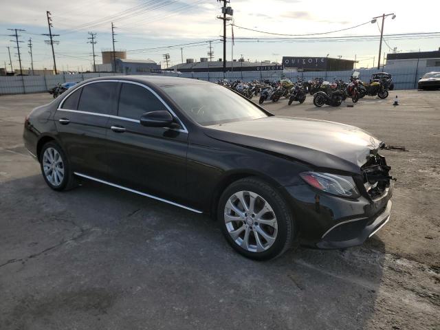 Photo 4 from auction – 2017 MERCEDES-BENZ E 300 with VIN WDDZF4JB8HA097649