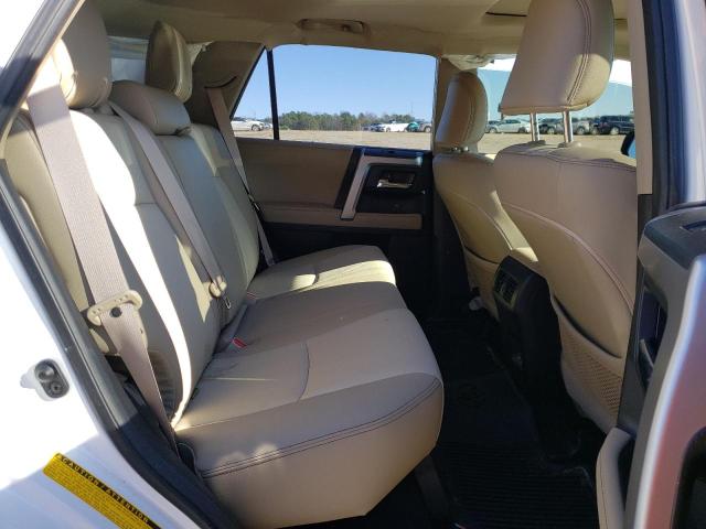 Photo 11 from auction – 2020 TOYOTA 4RUNNER SR with VIN JTEBU5JR8L5789928