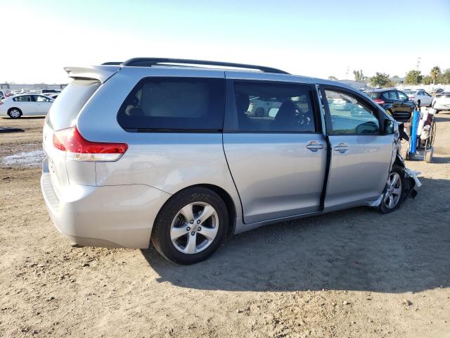 Photo 3 from auction – 2014 TOYOTA SIENNA LE with VIN 5TDKK3DC8ES497439