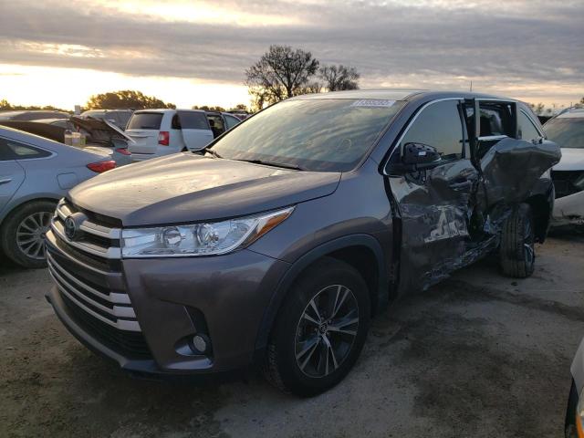 TOYOTA HIGHLANDER 2019 with VIN 5TDZZRFH6KS363207 - Photo from auction