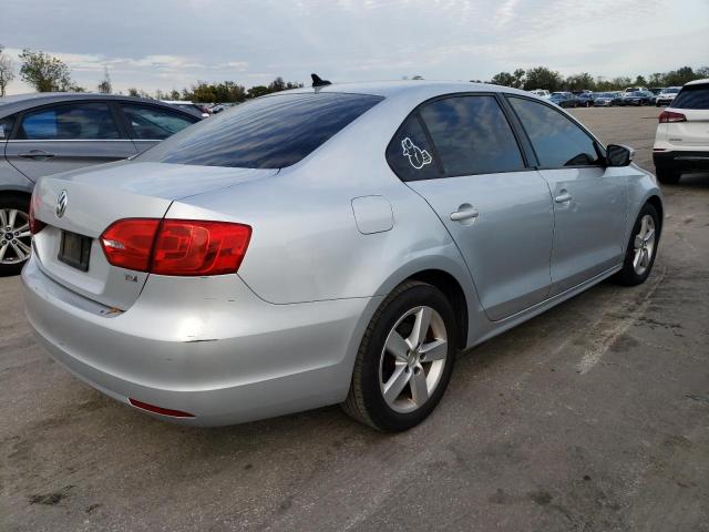 Photo 3 from auction – 2011 VOLKSWAGEN JETTA TDI with VIN 3VWLL7AJ3BM076023
