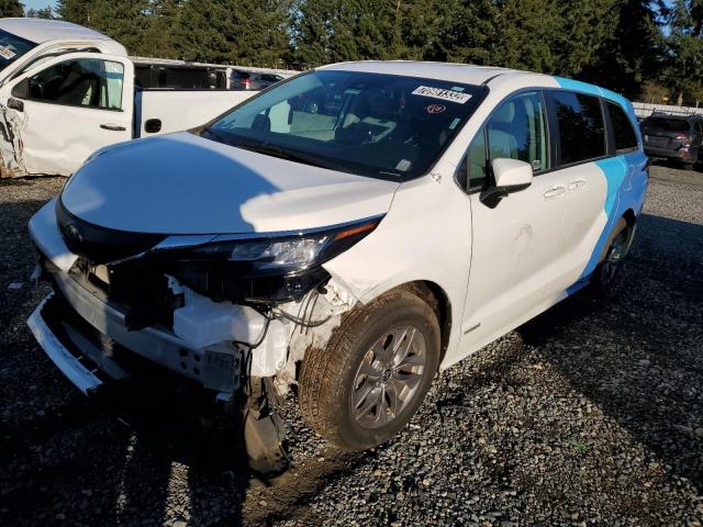 TOYOTA SIENNA LE 2021 with VIN 5TDKRKEC0MS015050 - Photo from auction