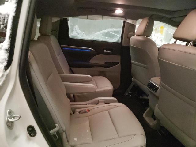 Photo 11 from auction – 2018 TOYOTA HIGHLANDER with VIN 5TDDZRFH7JS859979