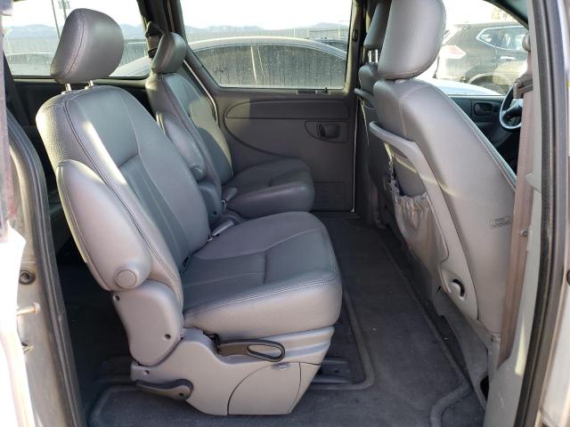 Photo 11 from auction – 2004 CHRYSLER TOWN & COU with VIN 2C8GP54L04R586446