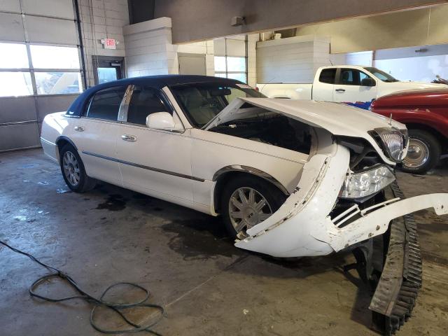 Photo 4 from auction – 2010 LINCOLN TOWN CAR S with VIN 2LNBL8CV6AX632005