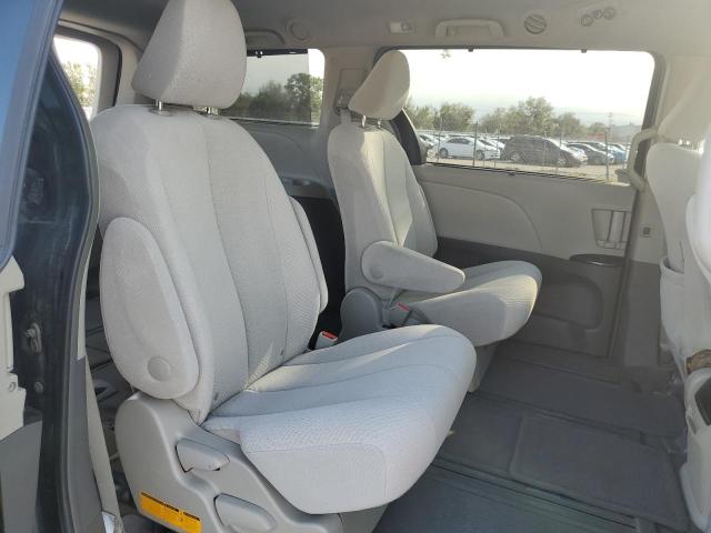 Photo 11 from auction – 2012 TOYOTA SIENNA with VIN 5TDJK3DC3CS042751