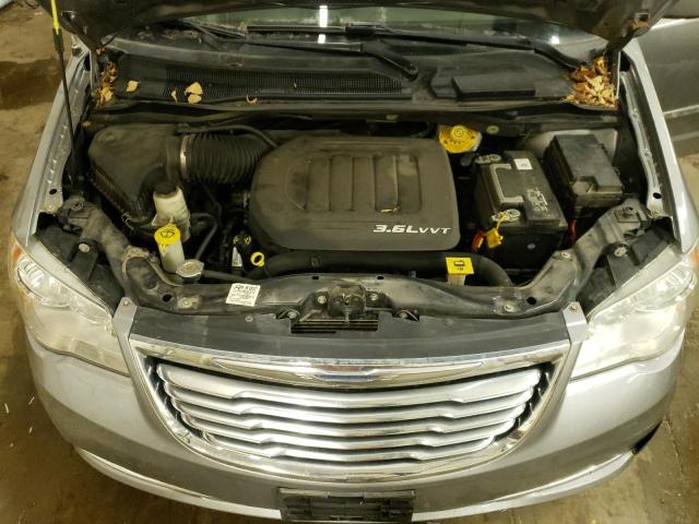 Photo 12 from auction – 2016 CHRYSLER TOWN & COU with VIN 2C4RC1BG5GR296633