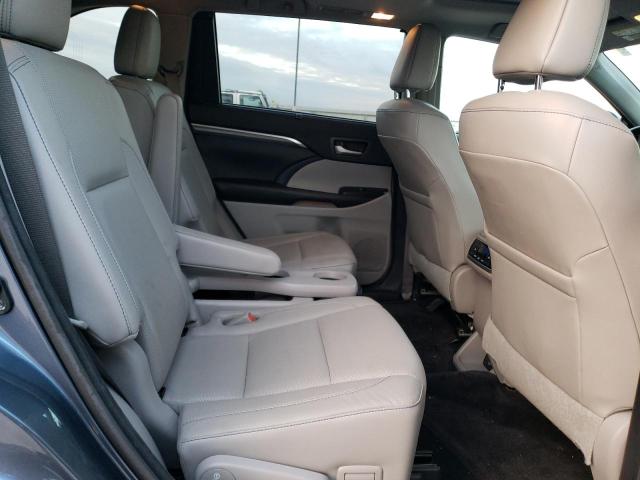 Photo 11 from auction – 2017 TOYOTA HIGHLANDER with VIN 5TDYZRFH3HS215195