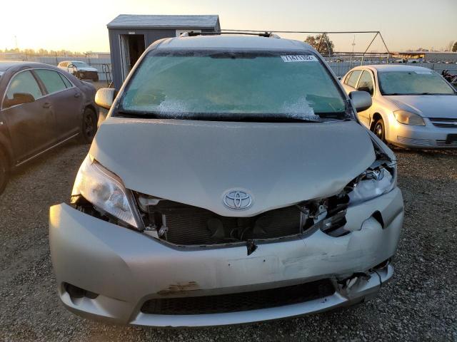 Photo 5 from auction – 2017 TOYOTA SIENNA LE with VIN 5TDKZ3DC1HS798344