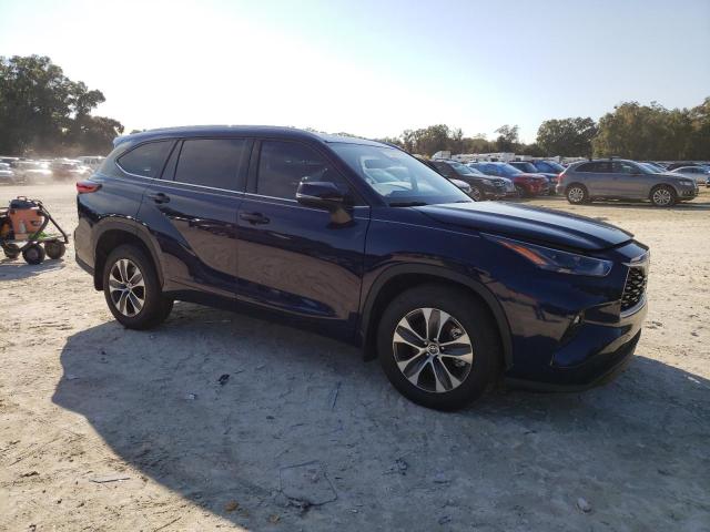 Photo 4 from auction – 2022 TOYOTA HIGHLANDER with VIN 5TDGZRAH7NS560048
