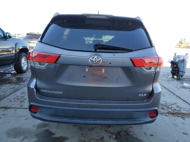 Photo 6 from auction – 2018 TOYOTA HIGHLANDER with VIN 5TDKZRFH2JS530453