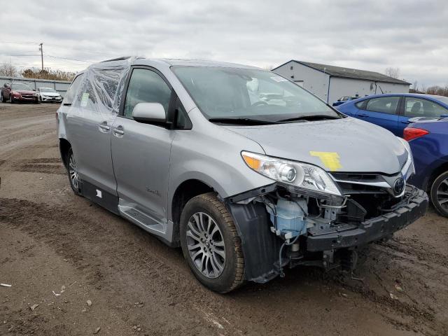 Photo 4 from auction – 2018 TOYOTA SIENNA XLE with VIN 5TDYZ3DC3JS965643