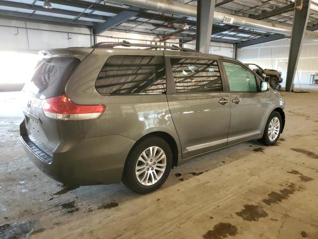 Photo 3 from auction – 2013 TOYOTA SIENNA XLE with VIN 5TDYK3DC5DS281931