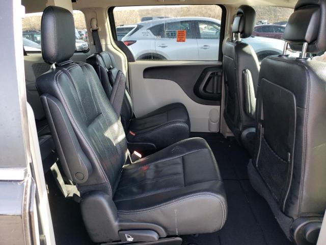 Photo 11 from auction – 2016 CHRYSLER TOWN & COU with VIN 2C4RC1BG5GR280478