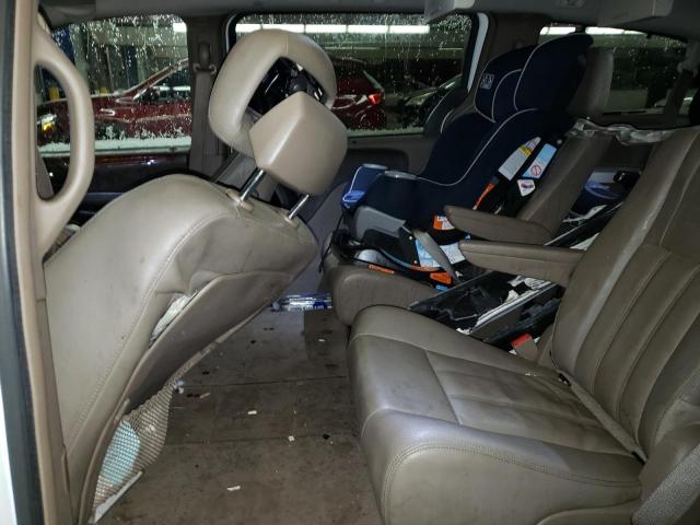 Photo 10 from auction – 2016 CHRYSLER TOWN & COU with VIN 2C4RC1BG2GR128559