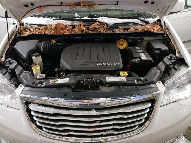 Photo 11 from auction – 2016 CHRYSLER TOWN & COU with VIN 2C4RC1BG2GR128559