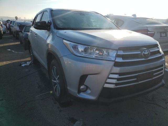 Photo 4 from auction – 2019 TOYOTA HIGHLANDER with VIN 5TDJZRFH4KS616716