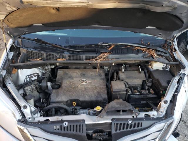 Photo 12 from auction – 2011 TOYOTA SIENNA XLE with VIN 5TDYK3DC7BS071781