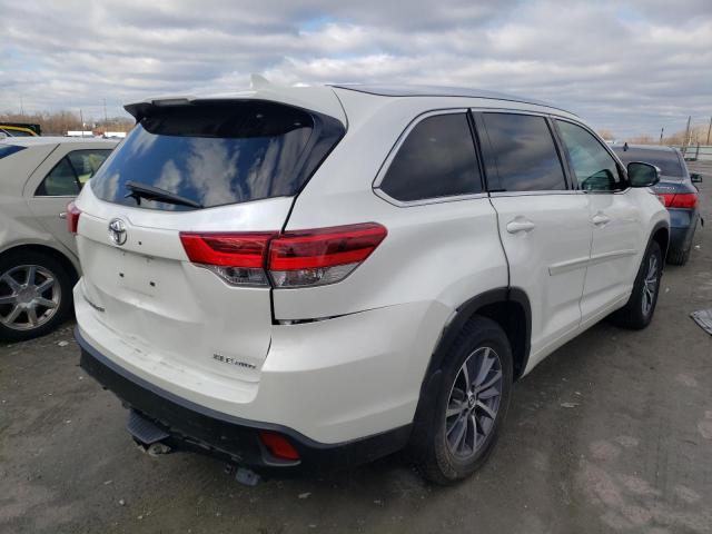 Photo 3 from auction – 2017 TOYOTA HIGHLANDER with VIN 5TDJZRFH4HS461531