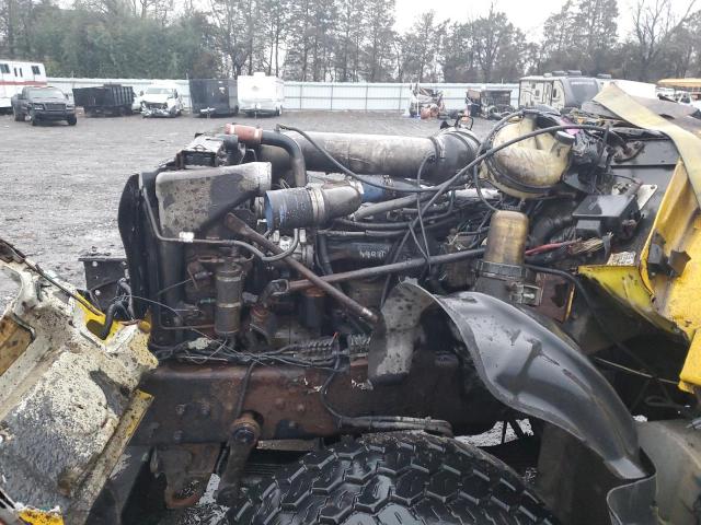 Photo 7 from auction – 2005 MACK 700 CV700 with VIN 1M2AG11C75M016318