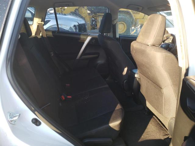 Photo 10 from auction – 2017 TOYOTA RAV4 LE with VIN JTMZFREV0HJ107666