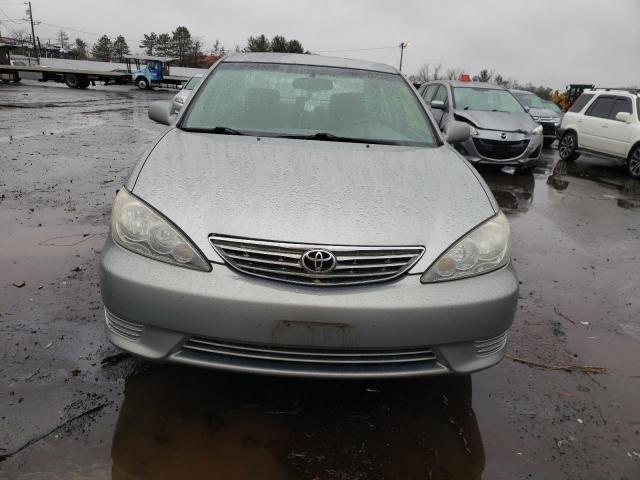 Photo 5 from auction – 2005 TOYOTA CAMRY LE with VIN 4T1BE32K85U512949