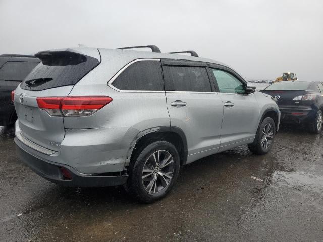 Photo 3 from auction – 2018 TOYOTA HIGHLANDER with VIN 5TDBZRFH3JS868668
