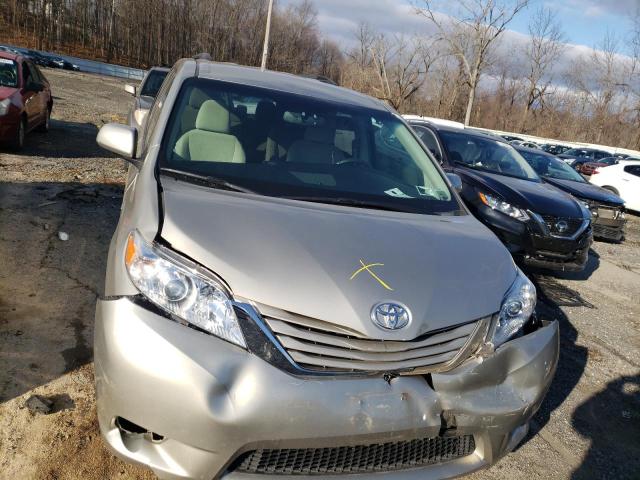 Photo 5 from auction – 2017 TOYOTA SIENNA LE with VIN 5TDJZ3DC4HS155028