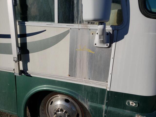 Photo 9 from auction – 2000 DAMO MOTORHOME with VIN 5B4LP37J4Y3317708