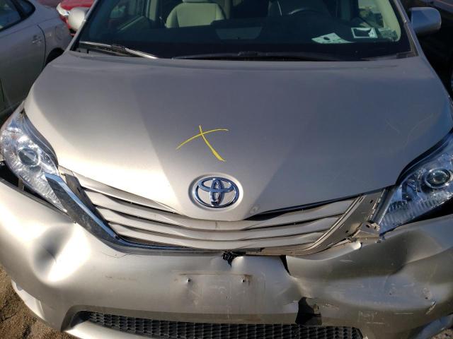 Photo 12 from auction – 2017 TOYOTA SIENNA LE with VIN 5TDJZ3DC4HS155028