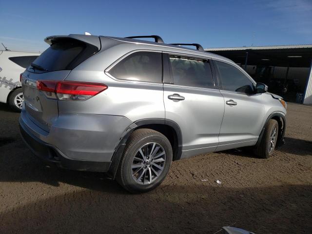Photo 3 from auction – 2017 TOYOTA HIGHLANDER with VIN 5TDJZRFH2HS510354