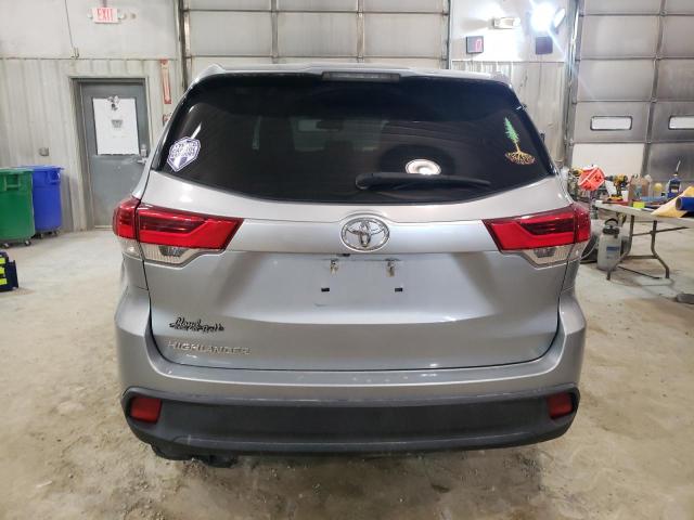 Photo 6 from auction – 2018 TOYOTA HIGHLANDER with VIN 5TDZZRFHXJS243490
