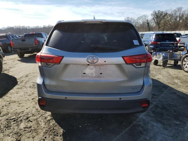 Photo 6 from auction – 2017 TOYOTA HIGHLANDER with VIN 5TDKZRFH7HS526148