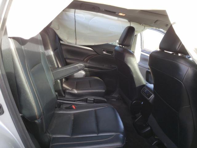 Photo 11 from auction – 2017 TOYOTA HIGHLANDER with VIN 5TDJZRFH2HS510354