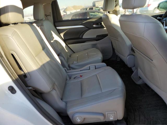 Photo 11 from auction – 2016 TOYOTA HIGHLANDER with VIN 5TDJKRFH2GS282598