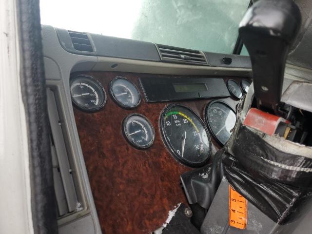 Photo 9 from auction – 2006 FREIGHTLINER CONVENTION with VIN 1FUJBBCG96LU70692