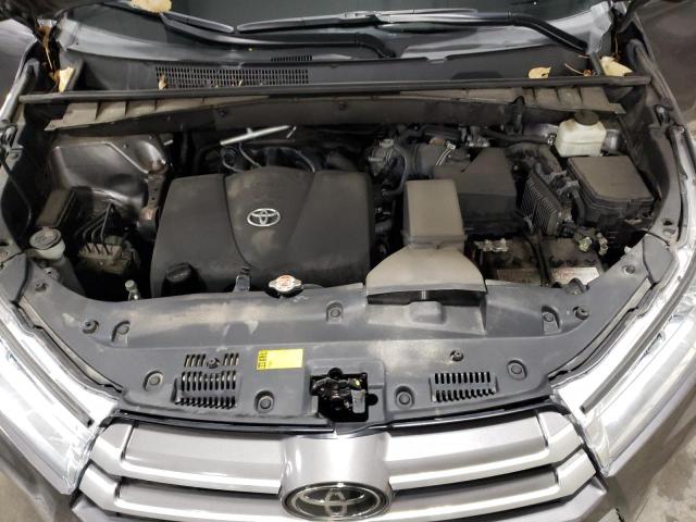 Photo 12 from auction – 2018 TOYOTA HIGHLANDER with VIN 5TDJZRFH7JS832316